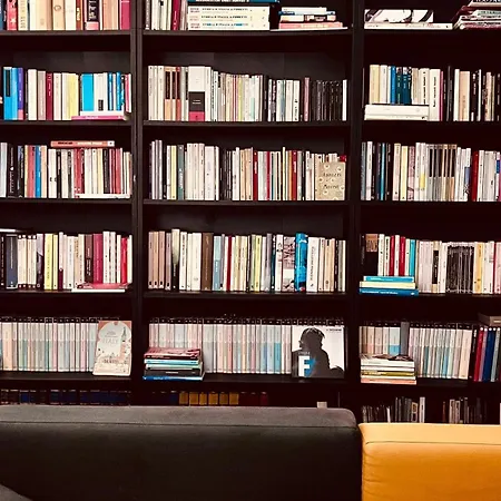 Questa Casa Non E Un *